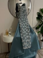 فستان سهرة مطرز