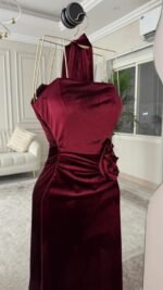 ⁦فستان مخمل كوري⁩ - الصورة ⁦3⁩