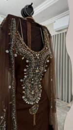 ⁦فستان سهرة باربي وتل وميكادو وتطريز يدوي⁩ - الصورة ⁦2⁩