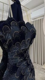 ⁦فستان سهرة ملكي مطرّز⁩ - الصورة ⁦2⁩