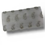 ⁦قطعة قماش تول مطرز بنقشة قطرات 3متر⁩ - الصورة ⁦3⁩