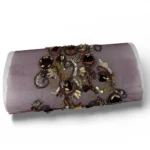 ⁦بانو مطرز باللون البرغندي والذهبي⁩ - الصورة ⁦2⁩