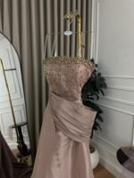 ⁦فستان شانطون تطريز⁩ - الصورة ⁦3⁩