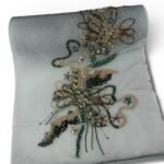 ⁦بانو تركيب ورود مطرز⁩ - الصورة ⁦2⁩