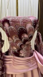 فستان بقصّة سترابلس