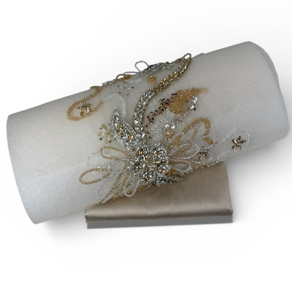 bd09a490-929a-4653-b018-e9bf26f55c9f-1000x1000-illGrdGgQreYJYy2eXkm68tAOOct3Z3lnt7fqt7r.jpg بانو نركيب وتطريز ورود - الصورة 1