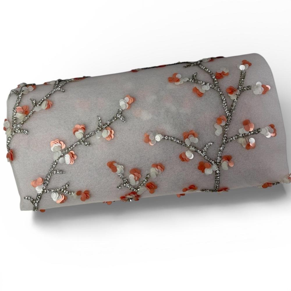 c2bd27e9-7bbb-41e6-bc6f-3a8e089091f7-1000x1000-854kfrTN08q5Vpyjmhi3vUHgnOXEP1kxlgVwyODF.jpg قطعة مطرزة بشك يدوي وترتر 3متر - الصورة 1