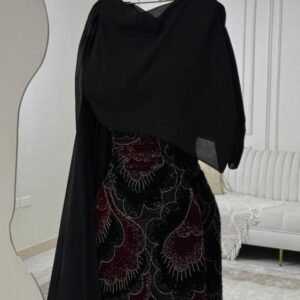 فستان سهرة فاخر من القطيفة الكورية بتطريز راقٍ