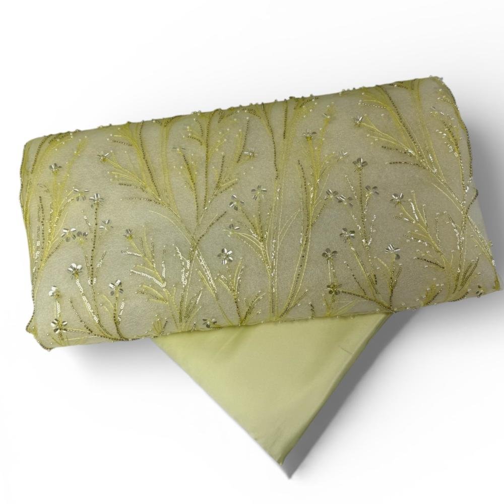 e55e9c2b-64a7-44a5-a442-356ec1779009-1000x1000-EBOBtFzj0ejP3xvyG3nQwFFAfieZOw4py30KAmVc.jpg قطعة مطرزة بشك يدوي وترتر 3متر - الصورة 1