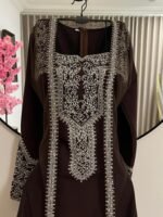 ⁦فستان باربي وتل مطرز كمبيوتر⁩ - الصورة ⁦4⁩