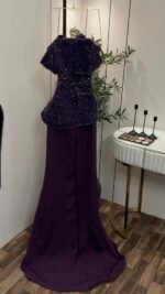 ⁦فستان سهرة بنفسجي ملكي مطرز خرز⁩ - الصورة ⁦3⁩