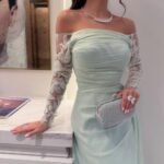 ⁦فستان سهرة "مينت" ناعم بأكمام مطرزة بالكريستال⁩ - الصورة ⁦2⁩