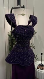 ⁦فستان سهرة بنفسجي ملكي مطرز خرز⁩ - الصورة ⁦2⁩