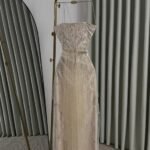 فستان سهرة نيود ملكي مرصع بالكريستال واللؤلؤ