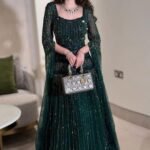 فستان سهرة أخضر زمردي مطرز بلمسة ملكية