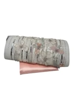 ⁦قماش سهرة مطرز فاخر بالترتر والورود ثلاثية الأبعاد – تصميم ملكي⁩ - الصورة ⁦3⁩