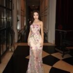 فستان سهرة فاخر مطرز ورود ثلاثية الأبعاد