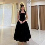 فستان دانتيل على ورود