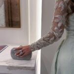 ⁦فستان سهرة "مينت" ناعم بأكمام مطرزة بالكريستال⁩ - الصورة ⁦3⁩