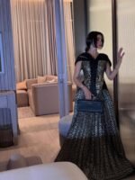 فستان سهرة فخم كورساج ذهبي مطرز وتنورة بليسيه فضية