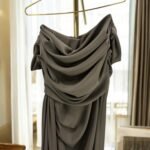 فستان جوخ بصدرية مطرزة