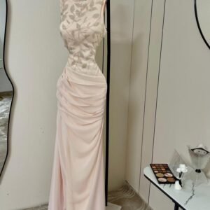 فستان انيق وناعم