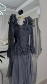 ⁦"فستان دانتيل وشيفون فاخر "⁩ - الصورة ⁦4⁩