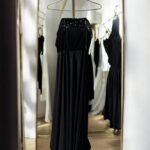 فستان جوخ بصدرية مطرزة