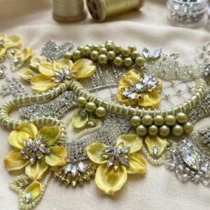 بانوه بتراكيب ورود اصليه ذهبية فاخرة 14