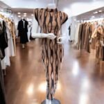 فستان جوخ بصدرية مطرزة