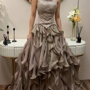 فستان سهرة فخم طبقات شيفون بتطريز يدوي وقصة كورسيه