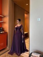 ⁦فستان سهرة بنفسجي فاخر بكاب انسيابي ودانتيل راقي⁩ - الصورة ⁦3⁩