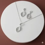 طقم زركون فاخر نسائي – سلسال وحلق أنيق لجميع المناسبات