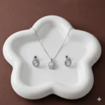 طقم زركون فاخر نسائي – سلسال وحلق أنيق لجميع المناسبات