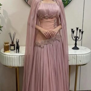 فستان سهرة وردي طويل كرنكر بتطريز وردي وأكمام شفافة