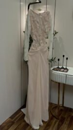 ⁦فستان سهرة بودري مطرز تول بأكمام طويلة⁩ - الصورة ⁦4⁩