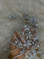 ⁦قماش سهرة ذهبي مطرز بالكريستال⁩ - الصورة ⁦4⁩