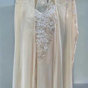 فستان جوخ بصدرية مطرزة