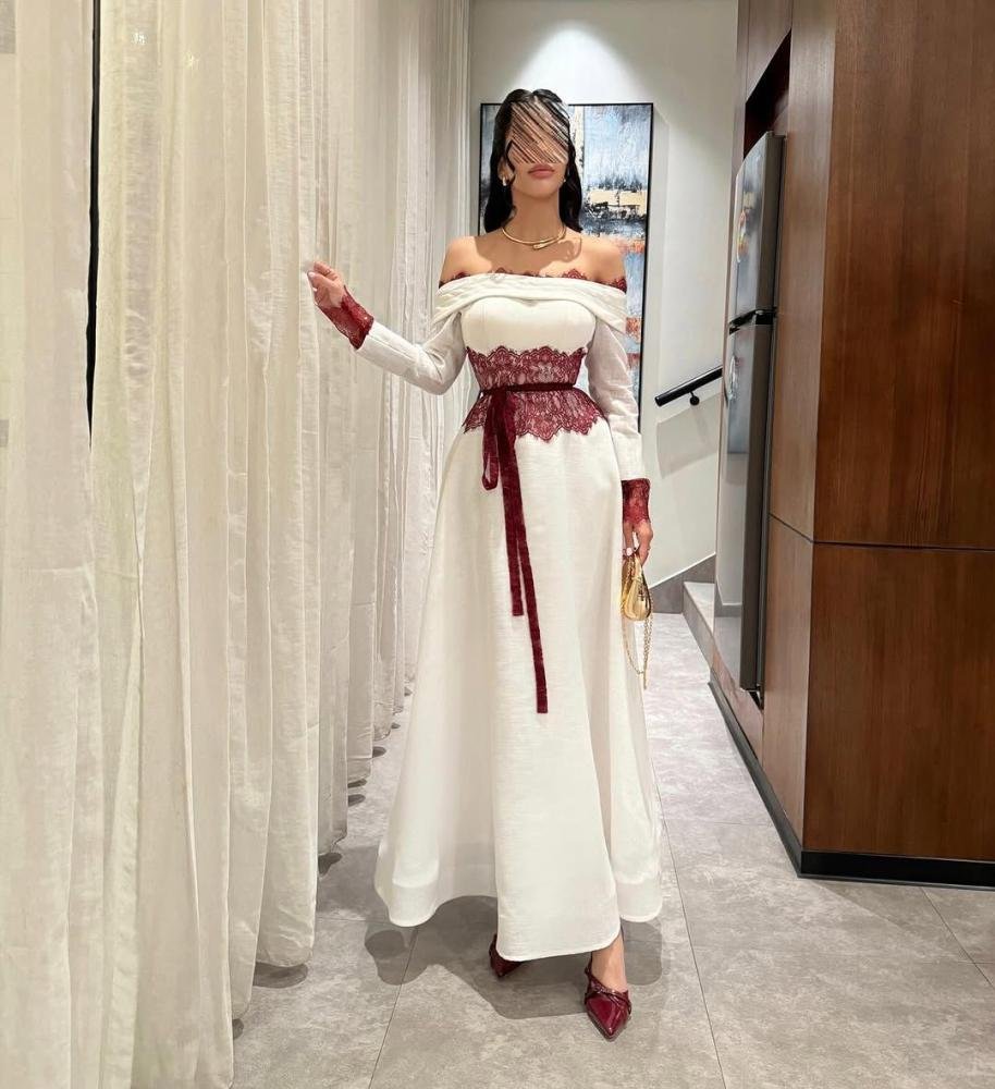 b9b83c65-42dd-44e0-a4b1-a728785d82cb-914.47925486876x1000-dKktjSJ3zX3wORoOp57TKxQ6BkesWs9KhB4MhWJb.jpg فستان لينين ودانتيل فرنسي - الصورة 1