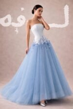 ⁦فستان سهرة زيتوني دانتيل بياقة أوف شولدر وذيل ممتد.⁩ - الصورة ⁦3⁩