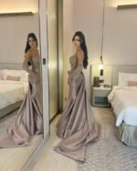 ⁦فستان سهرة شامبين فاخر بتصميم كورسيه أنيق⁩ - الصورة ⁦2⁩