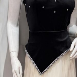 فستان جوخ بصدرية مطرزة