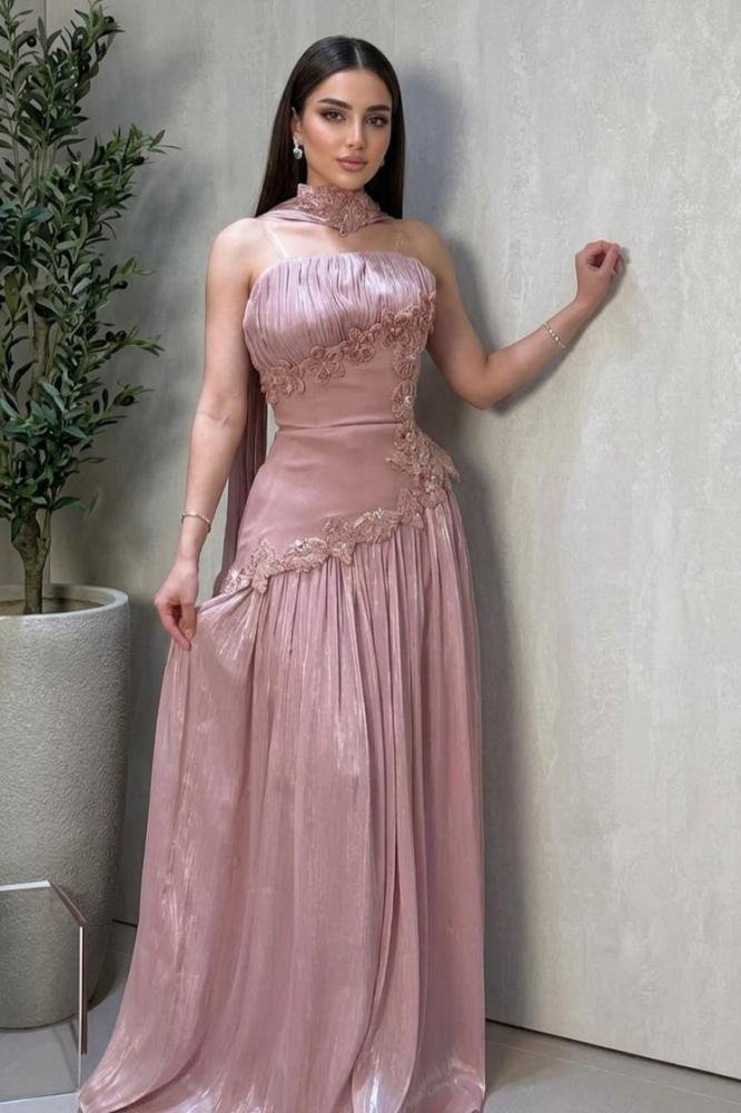 d56dc32f-7c5c-4637-8928-00632da4d671-666.36931311329x1000-4JSPWgOnM0Tilkp2TbeQIwa0OavHtIZM61D0Y5bp.jpg فستان سهرة وردي كرنكر وباربي - الصورة 1