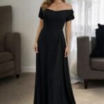 فستان جوخ بصدرية مطرزة