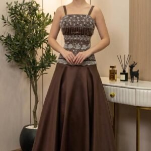 فستان سهرة بني فاخر بتطريز يدوي كورسيه وتنورة ساتان