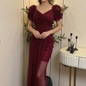 فستان سهرة خمري فاخر بتصميم درابيه