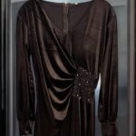 فستان جوخ بصدرية مطرزة