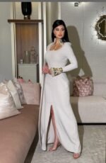 ⁦فستان باربي وتطريز يدوي⁩ - الصورة ⁦4⁩