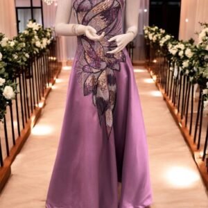 فستان جوخ بصدرية مطرزة