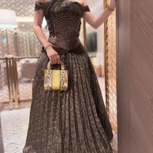 فستان سهرة برونزي فاخر بتصميم كورسيه ملكي